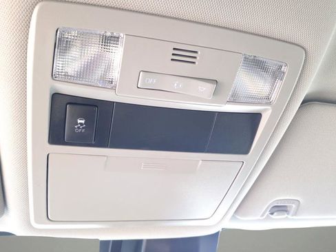 Used 2019 Toyota Tacoma Limited image 23