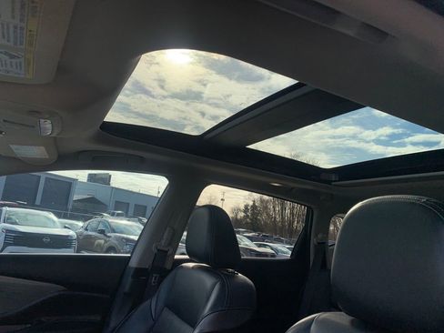 Used 2017 Nissan Murano Platinum w/ Platinum Technology Package image 16