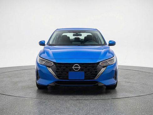 Used 2025 Nissan Sentra SV FWD image 2