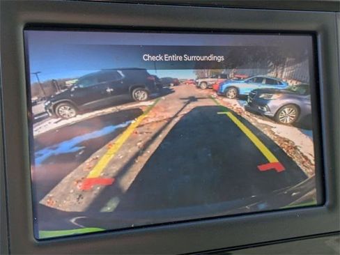 Certified 2023 Chrysler Voyager LX image 18