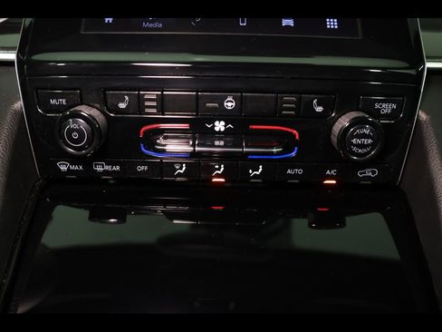 Used 2022 Jeep Grand Cherokee Altitude image 25