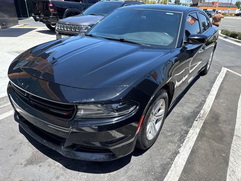 Used 2022 Dodge Charger SXT RWD image 1