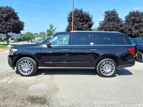 Used 2023 Ford Expedition Max Limited AWD/4WD image 2
