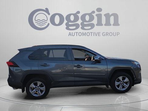 Used 2022 Toyota RAV4 XLE FWD image 6