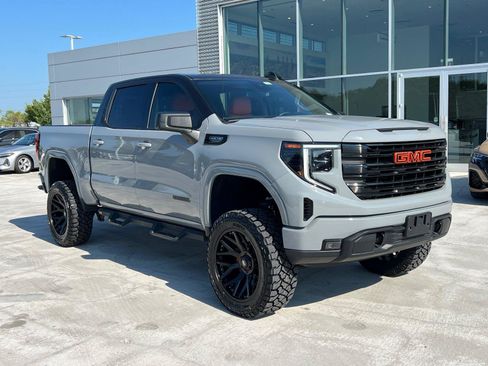 Used 2024 GMC Sierra 1500 Elevation AWD/4WD image 3