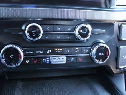 Used 2024 Ford F250 Platinum image 20