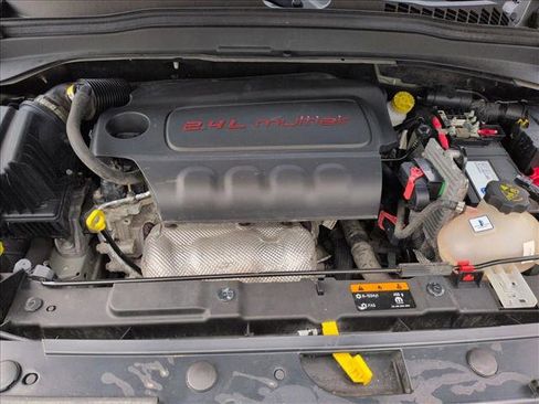 Used 2019 Jeep Renegade Sport image 26