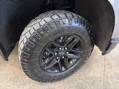 Used 2021 Chevrolet Silverado 1500 LT Trail Boss AWD/4WD image 24