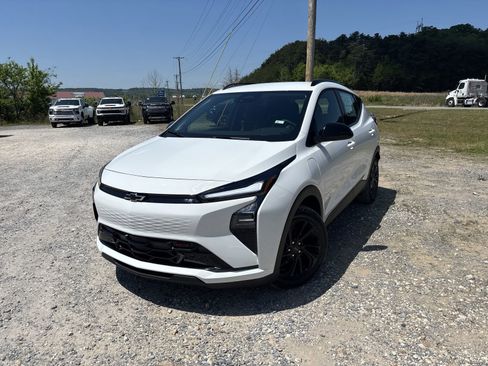 New 2027 Chevrolet Bolt RS FWD image 10