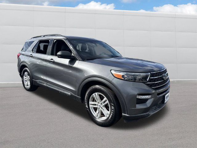 Used 2024 Ford Explorer XLT w/ Equipment Group 202A RWD image 12