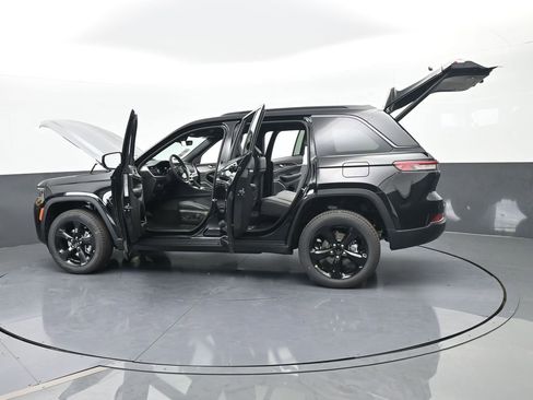 New 2026 Jeep Grand Cherokee Limited w/ Limited Altitude Package RWD image 59