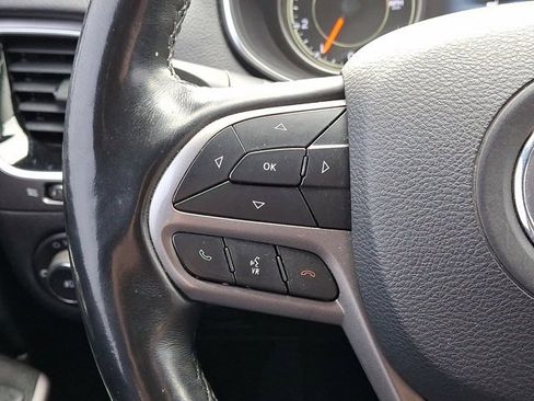 Certified 2019 Jeep Cherokee Limited image 24