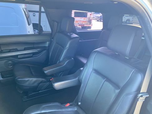 Used 2021 Ford Expedition XLT image 31
