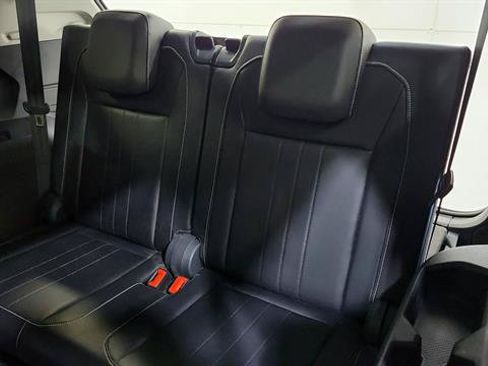 Used 2024 Volkswagen Tiguan SE FWD image 22