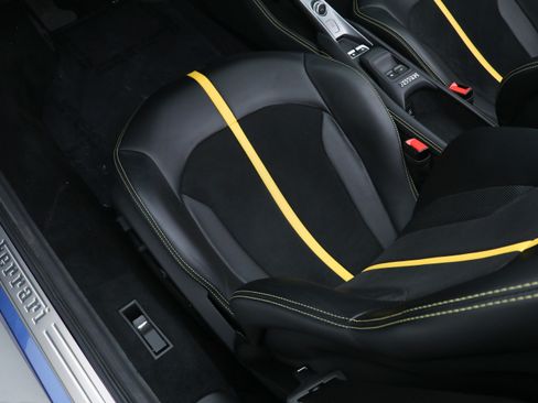 Certified 2023 Ferrari F8 Tributo RWD image 27