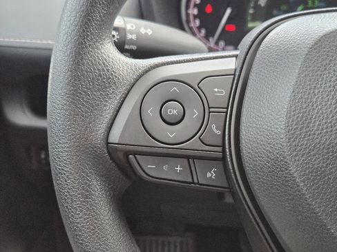 Used 2025 Toyota RAV4 XLE w/ Convenience Package image 28