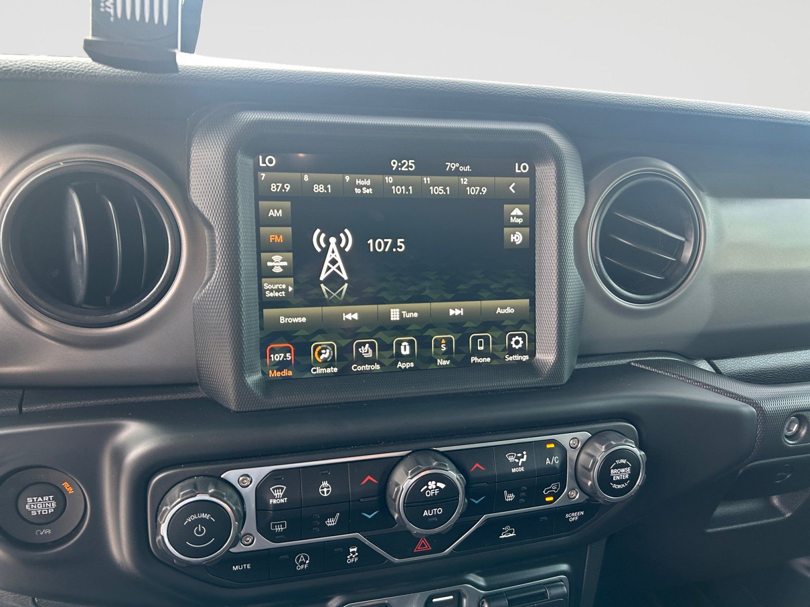 Used 2022 Jeep Gladiator Sport AWD/4WD image 20