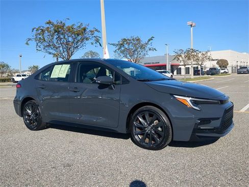 Certified 2023 Toyota Corolla SE image 2