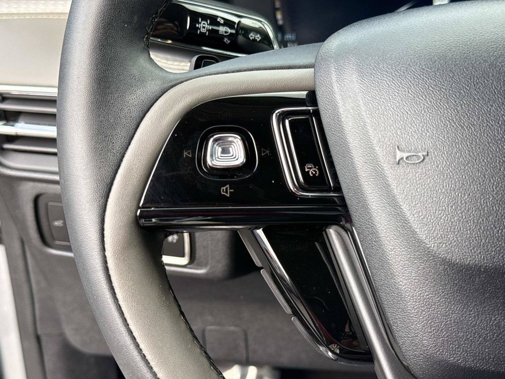 Used 2023 Lincoln Corsair FWD image 37