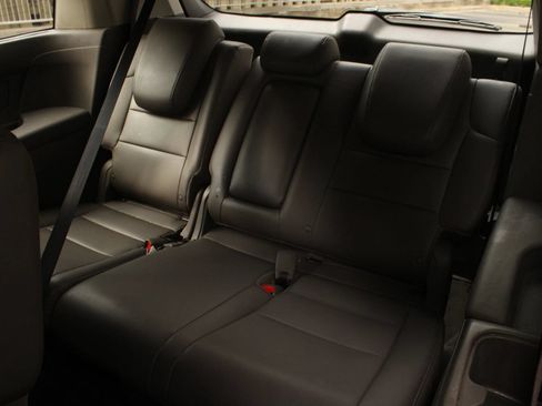 Used 2014 Honda Odyssey Touring image 21