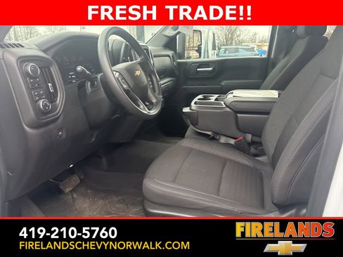 Used 2024 Chevrolet Silverado 2500 Custom w/ Custom Value Package image 20