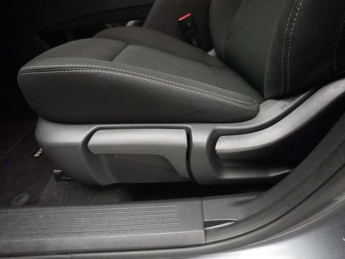 Used 2023 Nissan Rogue S AWD/4WD image 28