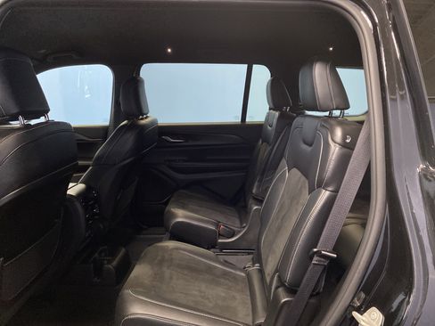 Used 2023 Jeep Grand Cherokee L Laredo image 21