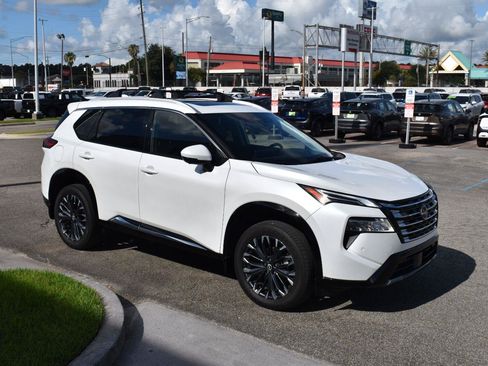 Used 2025 Nissan Rogue Platinum w/ Platinum Premium Package FWD image 15