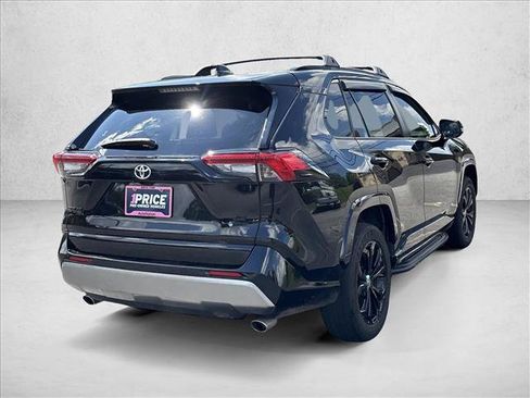 Used 2025 Toyota RAV4 SE w/ Convenience Package AWD/4WD image 5