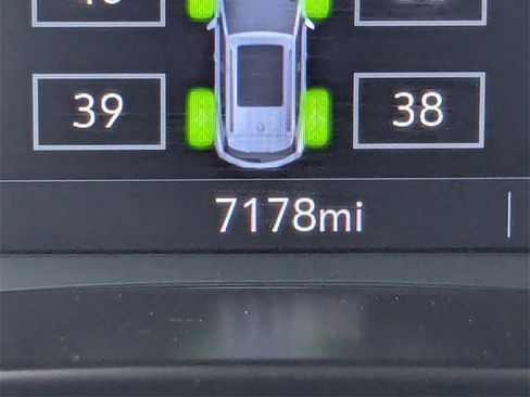 Used 2025 Chevrolet Blazer LT image 31