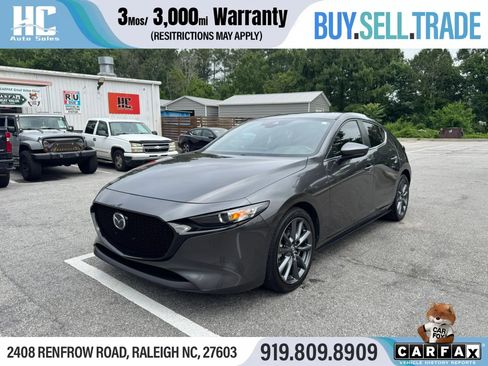 Used 2022 MAZDA MAZDA3 s FWD image 1