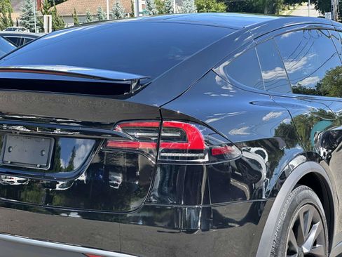 Used 2023 Tesla Model X AWD/4WD image 8