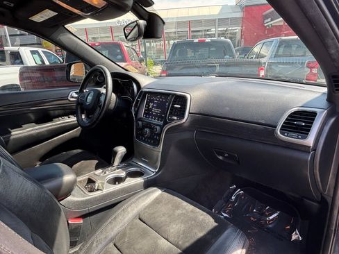 Used 2018 Jeep Grand Cherokee Altitude AWD/4WD image 26