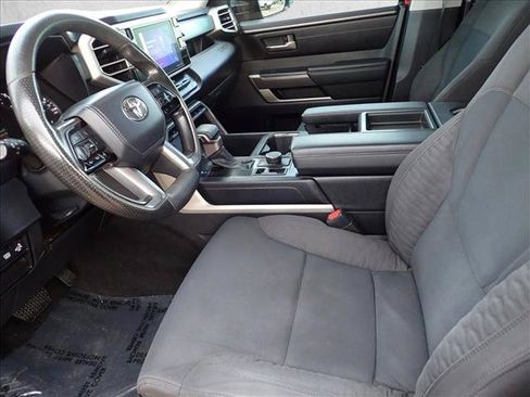 Used 2022 Toyota Tundra SR5 w/ SR5 Convenience Package AWD/4WD image 10