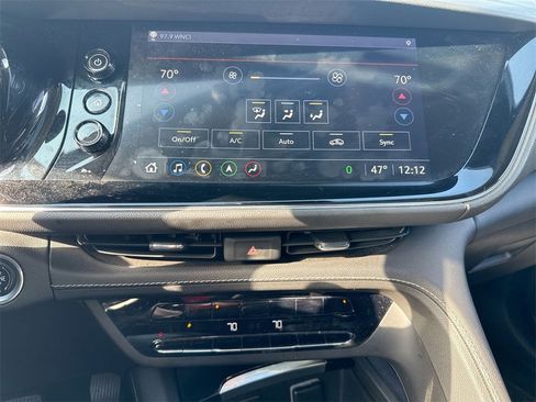 Used 2022 Buick Envision Avenir w/ Technology Package II image 19