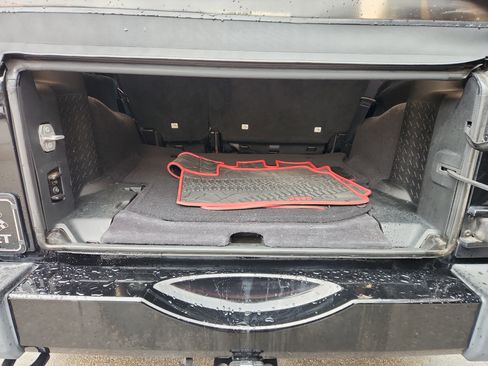 Used 2017 Jeep Wrangler Unlimited Sahara w/ Connectivity Group image 43