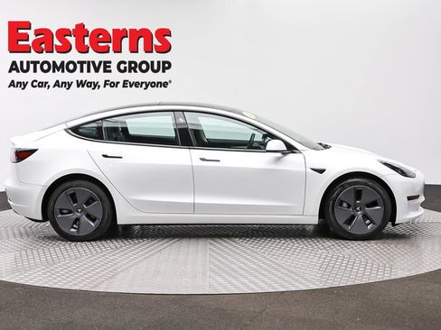 Used 2023 Tesla Model 3 Standard Range image 4