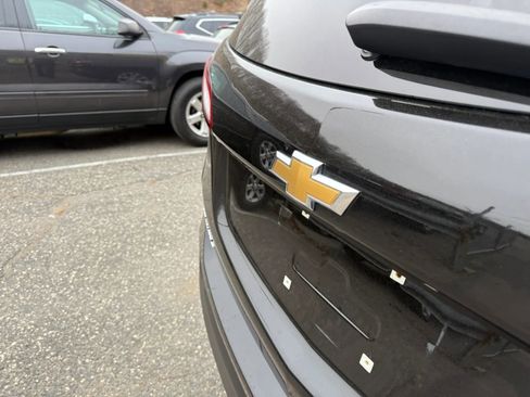 Used 2021 Chevrolet Equinox LS w/ LS Convenience Package image 10