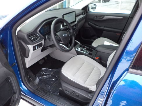 Used 2023 Ford Escape Active w/ Tech Pack #1 image 2