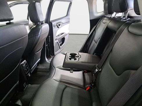 Certified 2022 Jeep Compass Limited w/ Sun and Sound Group AWD/4WD image 15