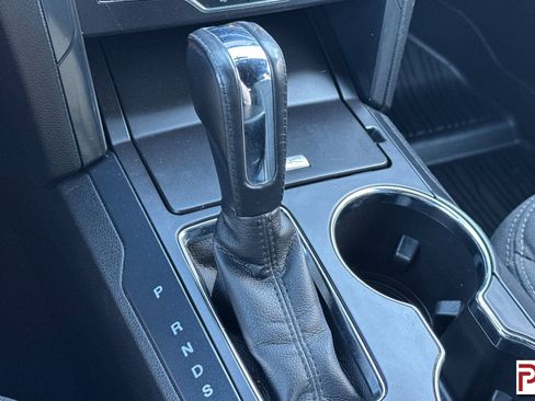 Used 2017 Ford Explorer XLT AWD/4WD image 25