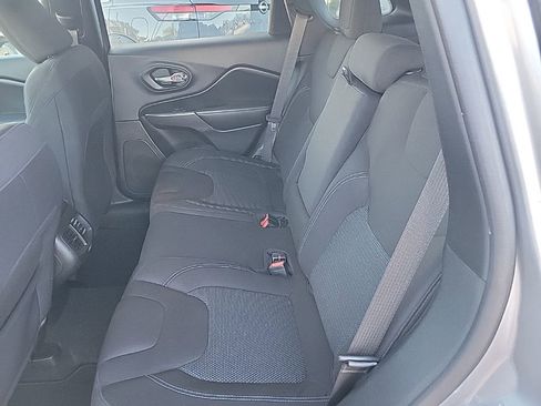 Used 2020 Jeep Cherokee Latitude image 32