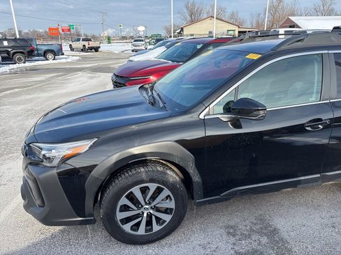 Used 2024 Subaru Outback Premium image 4