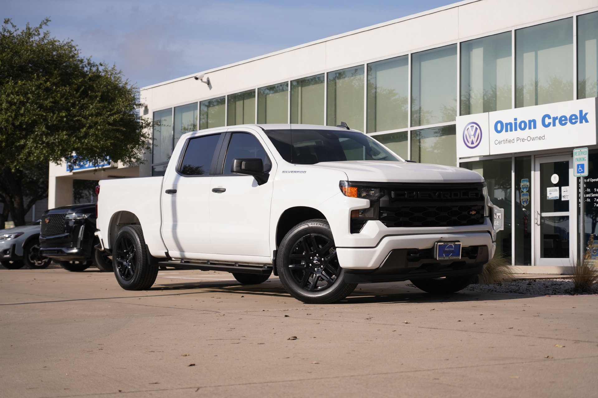 Used 2023 Chevrolet Silverado 1500 Custom RWD image 1
