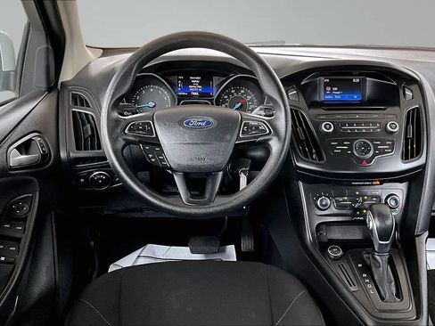 Used 2017 Ford Focus SE FWD image 8