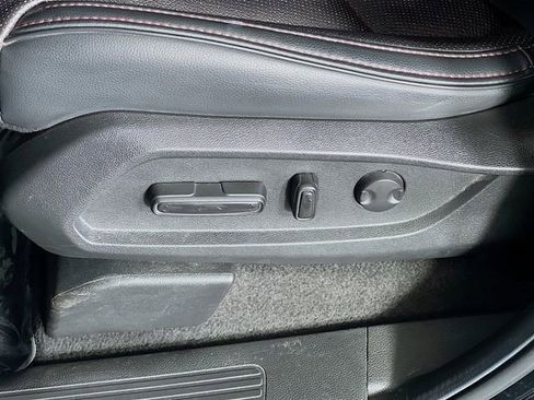 Certified 2025 Honda Pilot Black Edition image 12