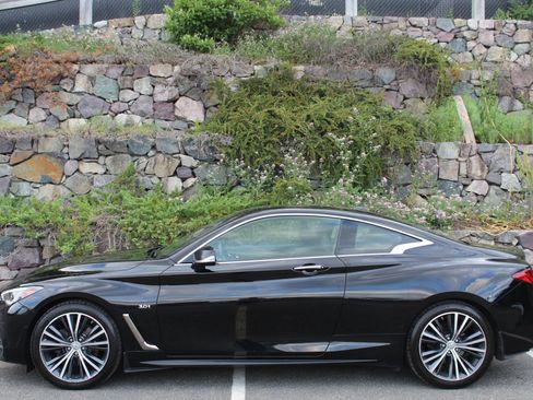 Used 2019 INFINITI Q60 3.0t Luxe w/ Essential Package AWD/4WD image 6