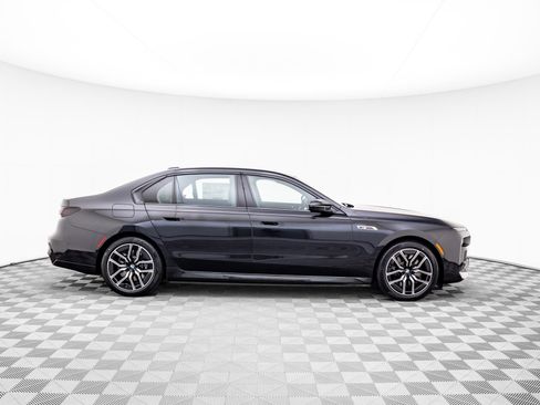 New 2025 BMW i7 M70 image 7