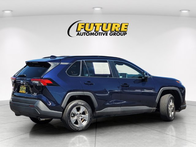Used 2024 Toyota RAV4 XLE AWD/4WD image 4