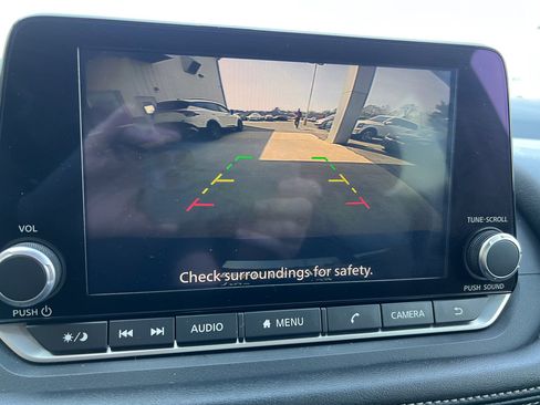 Used 2025 Nissan Rogue SV image 20